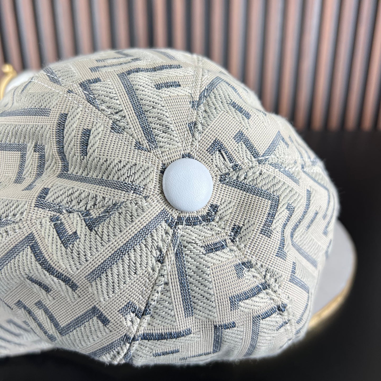 CASQUETTE FENDI QUALITÉ SUPÉRIEURE F102