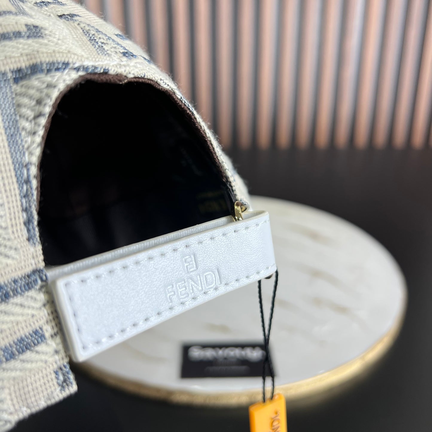 CASQUETTE FENDI QUALITÉ SUPÉRIEURE F102