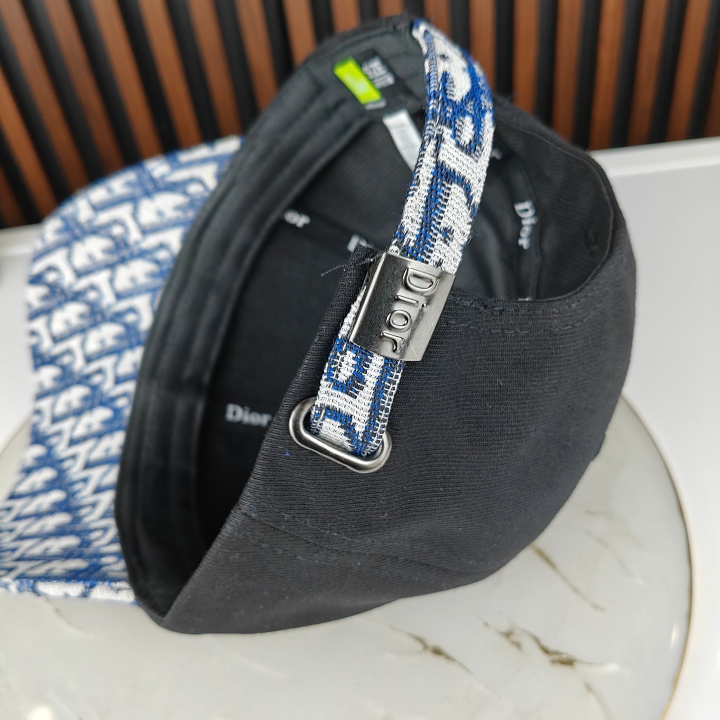 CASQUETTE DIOR HAUTE QUALITÉ D104