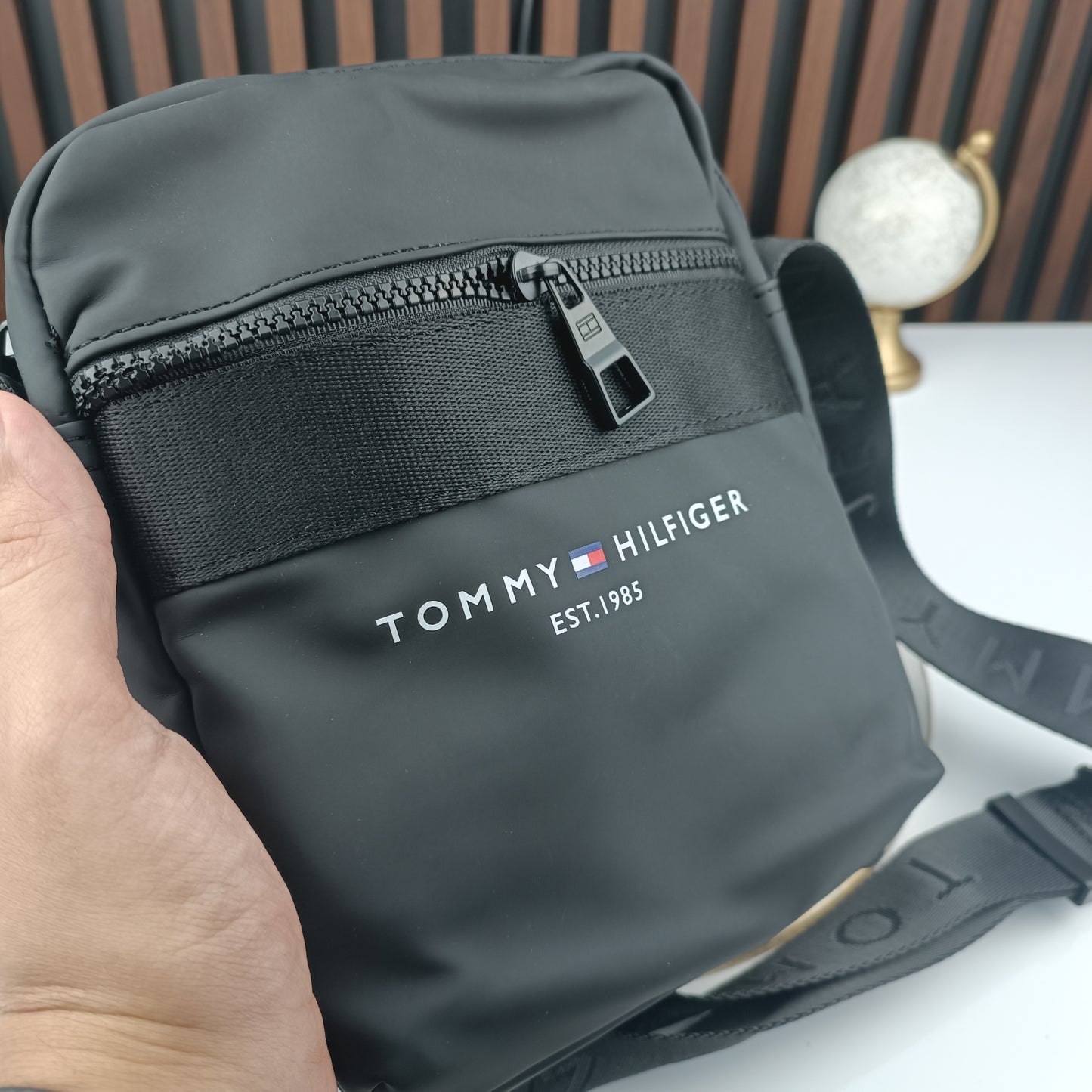 SACOCHE TOMMY QUALITÉ SUPÉRIEURE T114