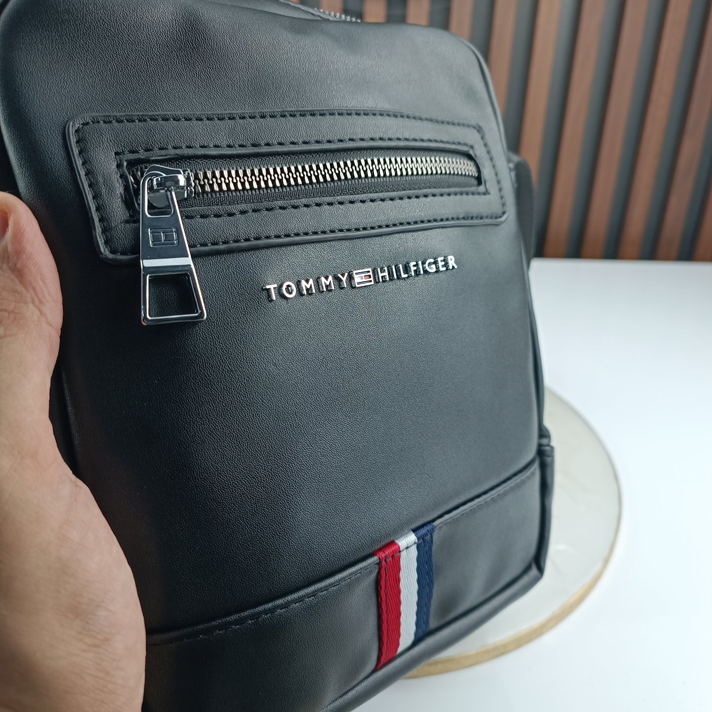 SACOCHE TOMMY QUALITÉ SUPÉRIEURE T116