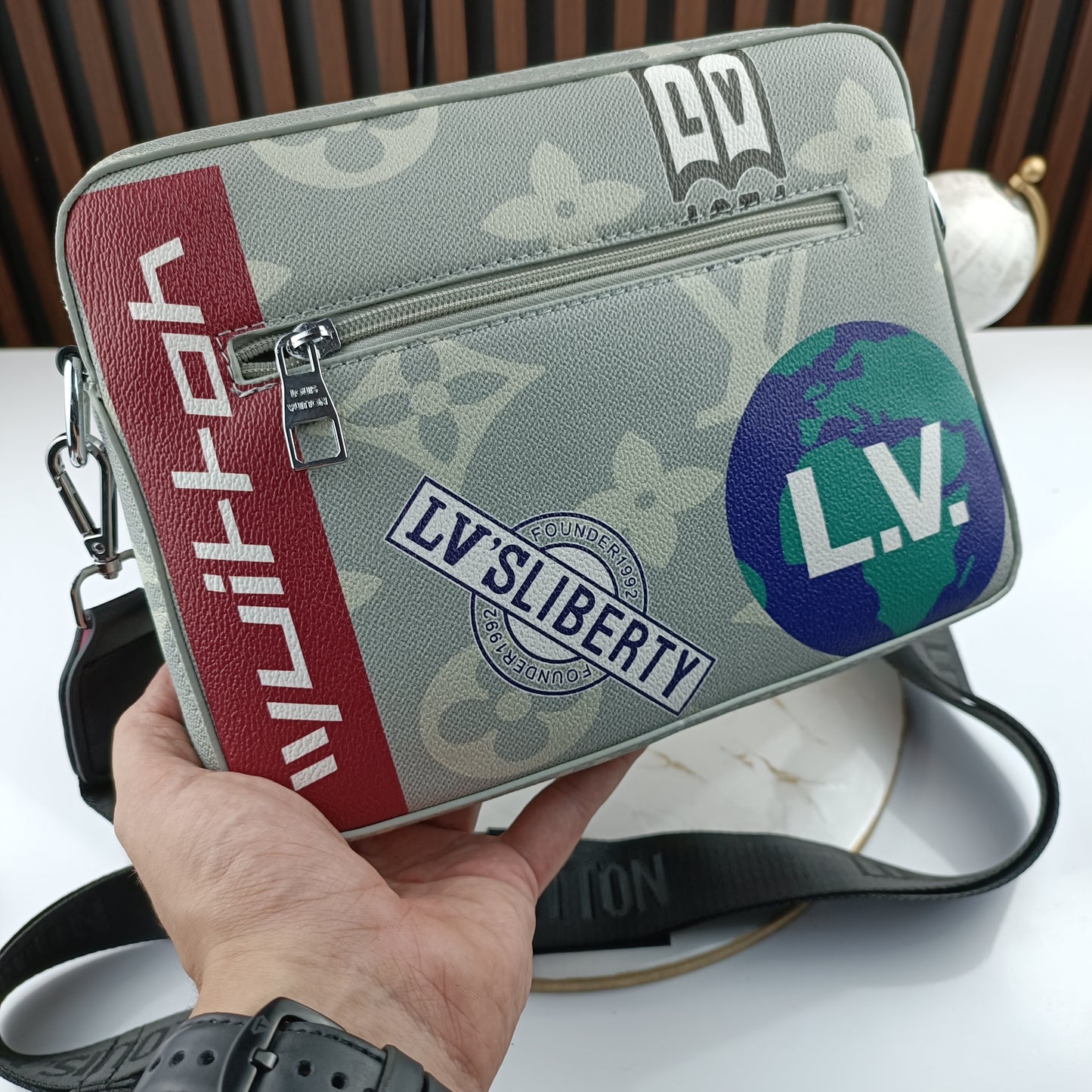 SACOCHE LV QUALITÉ SUPÉRIEURE L137