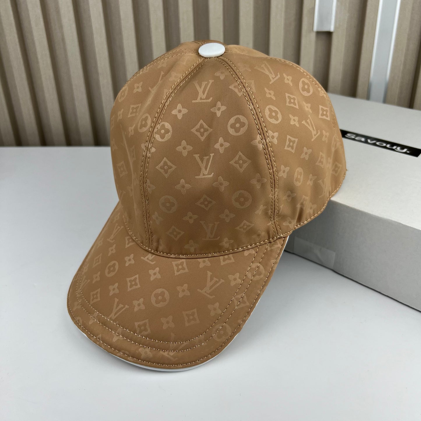 CASQUETTE LV MNG QUALITÉ SUPÉRIEURE L237