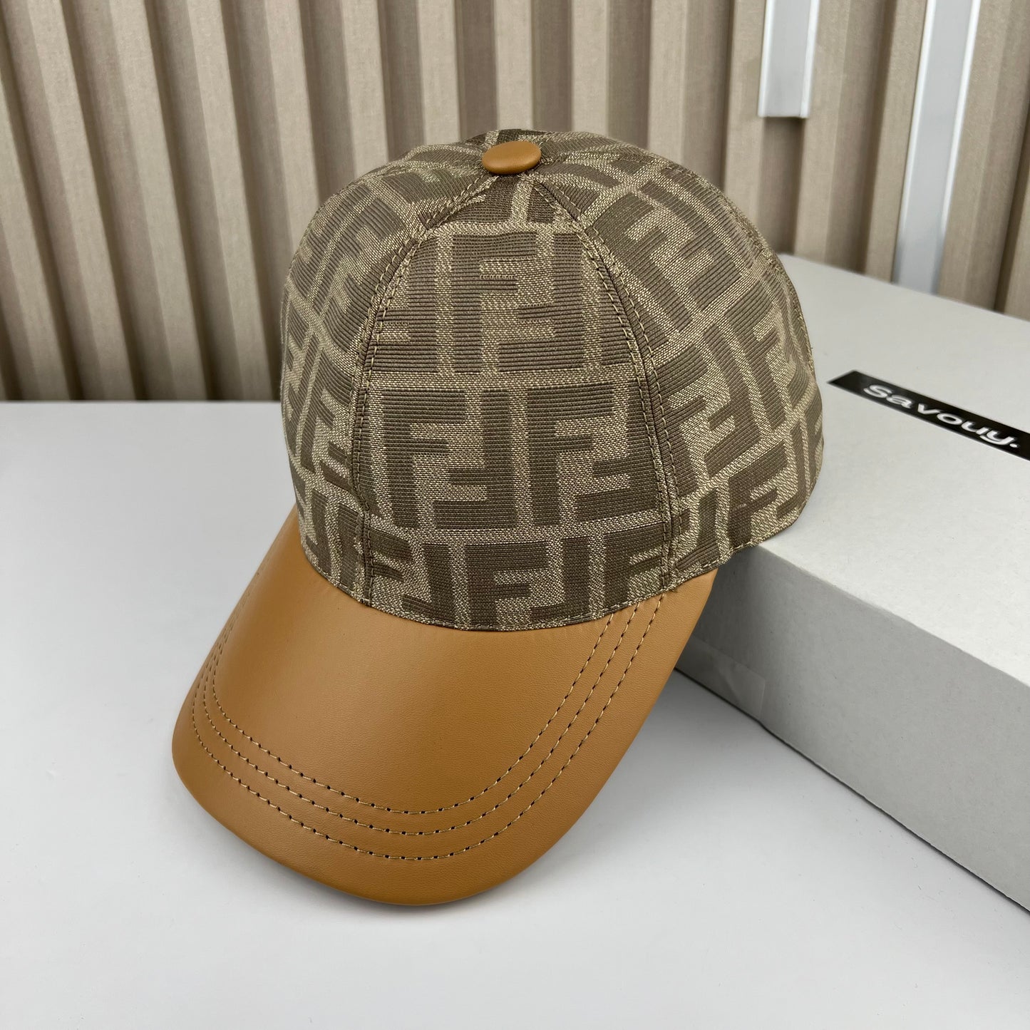 CASQUETTE FENDI 2 TONS QUALITÉ SUPÉRIEURE F123