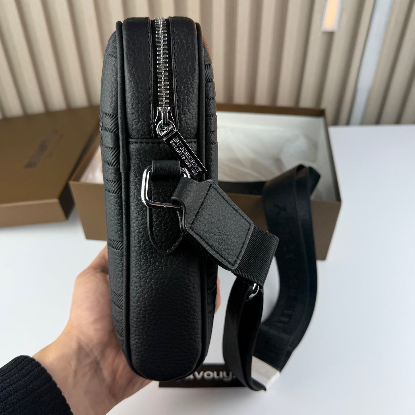 SACOCHE BURBERRY QUALITÉ SUPÉRIEURE AVEC BOX R139