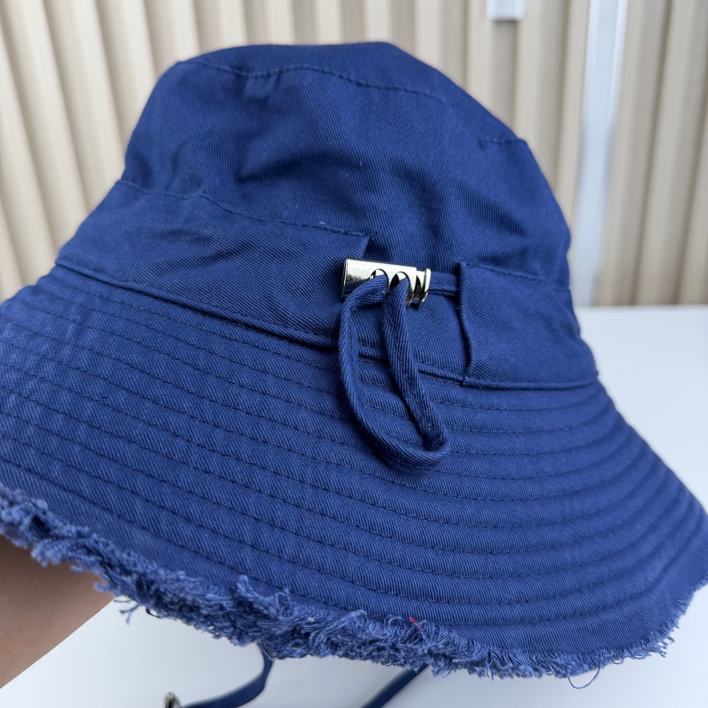 CHAPEAU BOB JACQUEMUS QUALITÉ SUPÉRIEURE JQ128