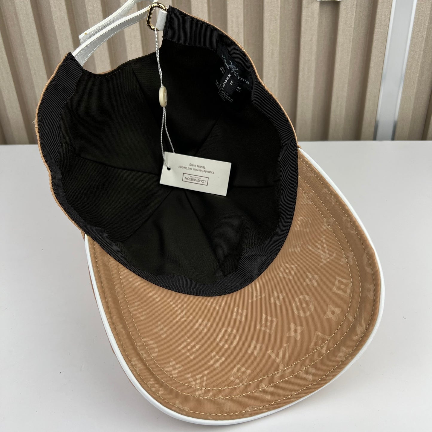 CASQUETTE LV MNG QUALITÉ SUPÉRIEURE L237