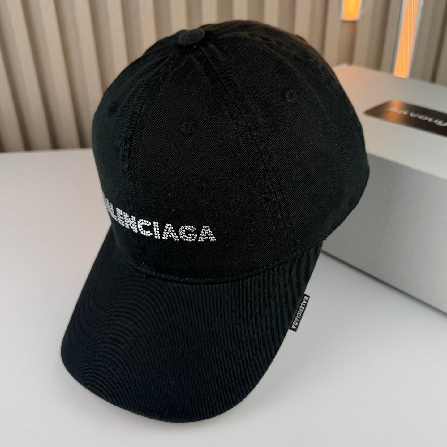 CASQUETTE BALENCIAGA DIAMANT QUALITÉ SUPÉRIEURE B239