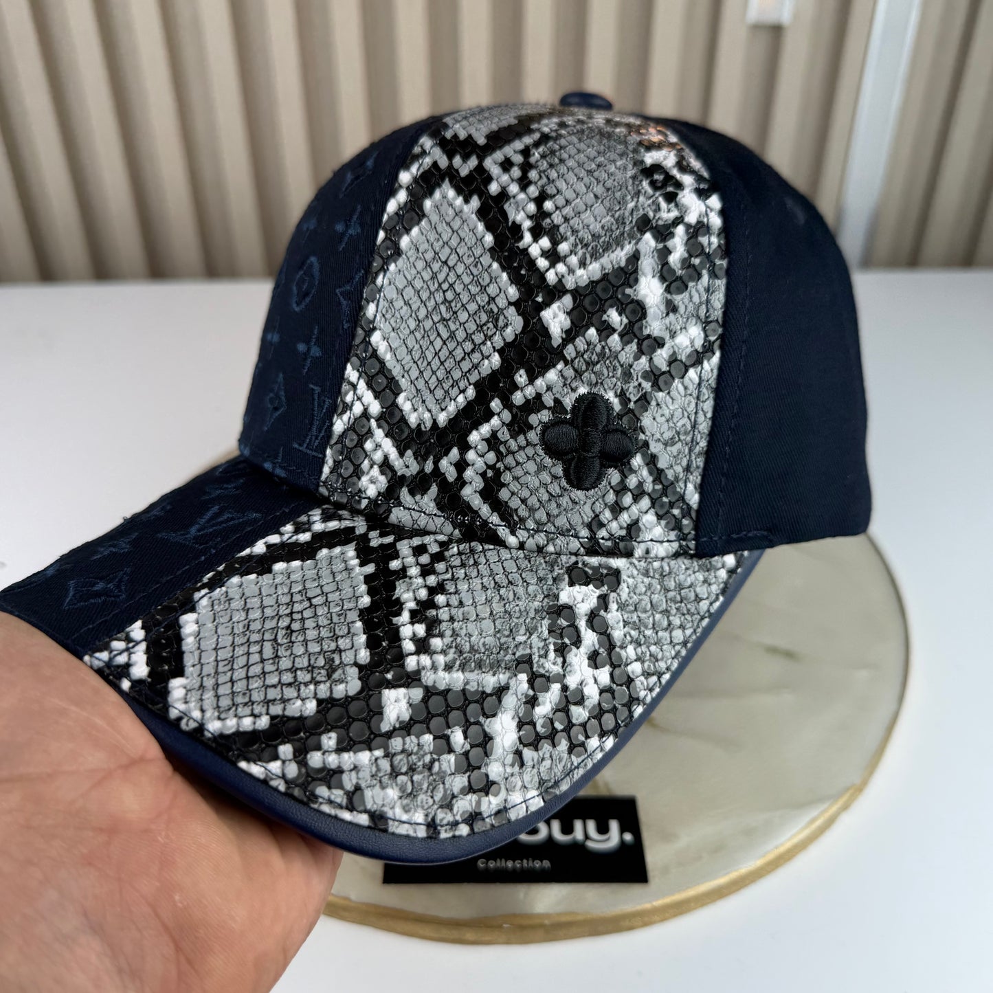 CASQUETTE LV SNACK HAUTE QUALITÉ L209