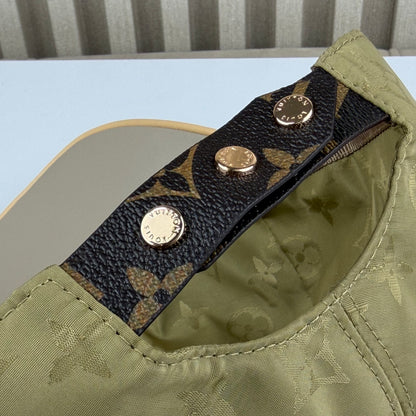 CASQUETTE LV MNG & LEATHER QUALITÉ TRIPLE A - AAA 2 TONE L230