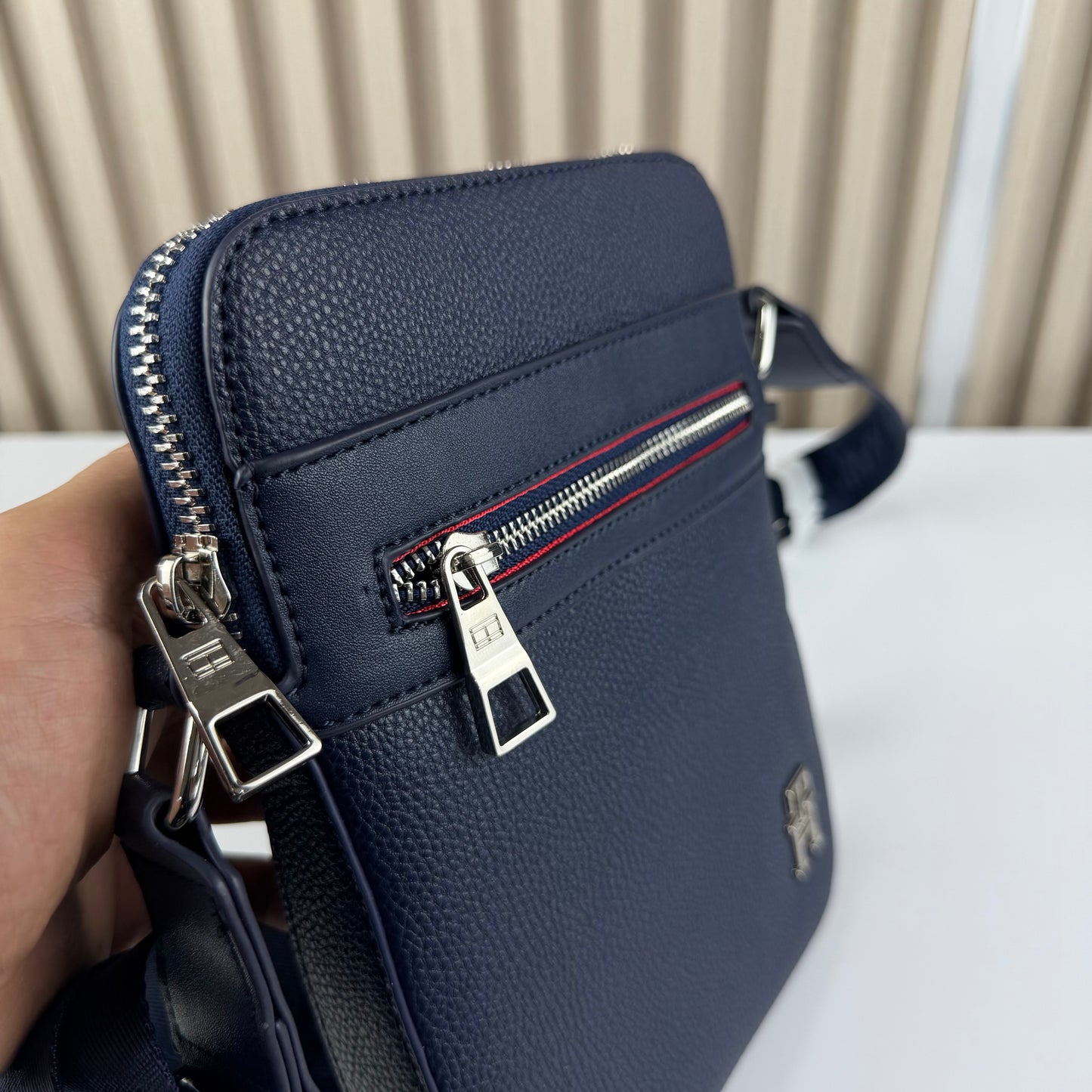 SACOCHE TOMMY QUALITÉ SUPÉRIEURE T155