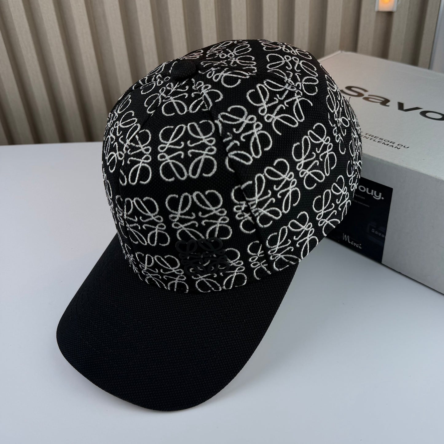 CASQUETTE LOEWE HAUTE QUALITÉ W116