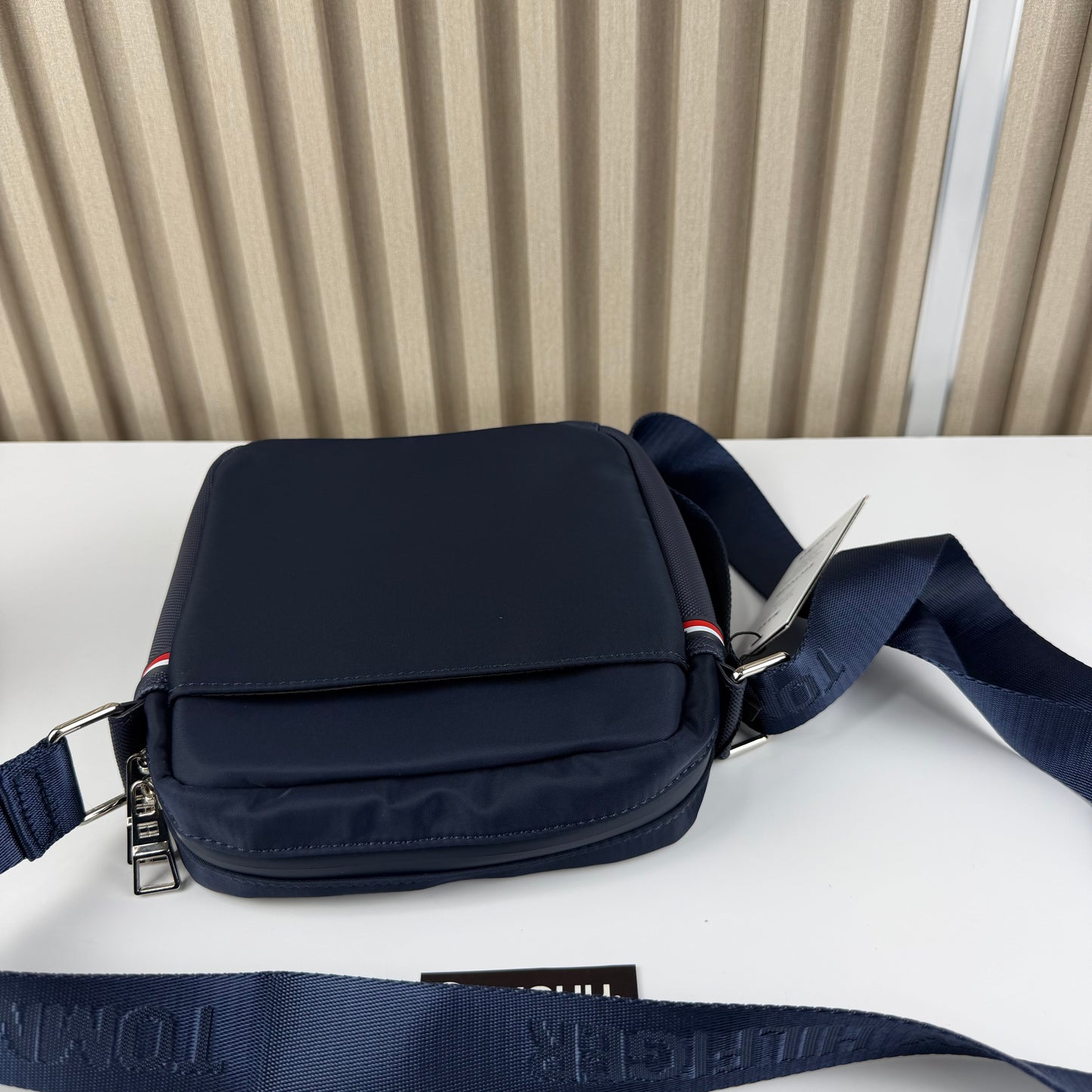SACOCHE TOMMY QUALITÉ SUPÉRIEURE T153