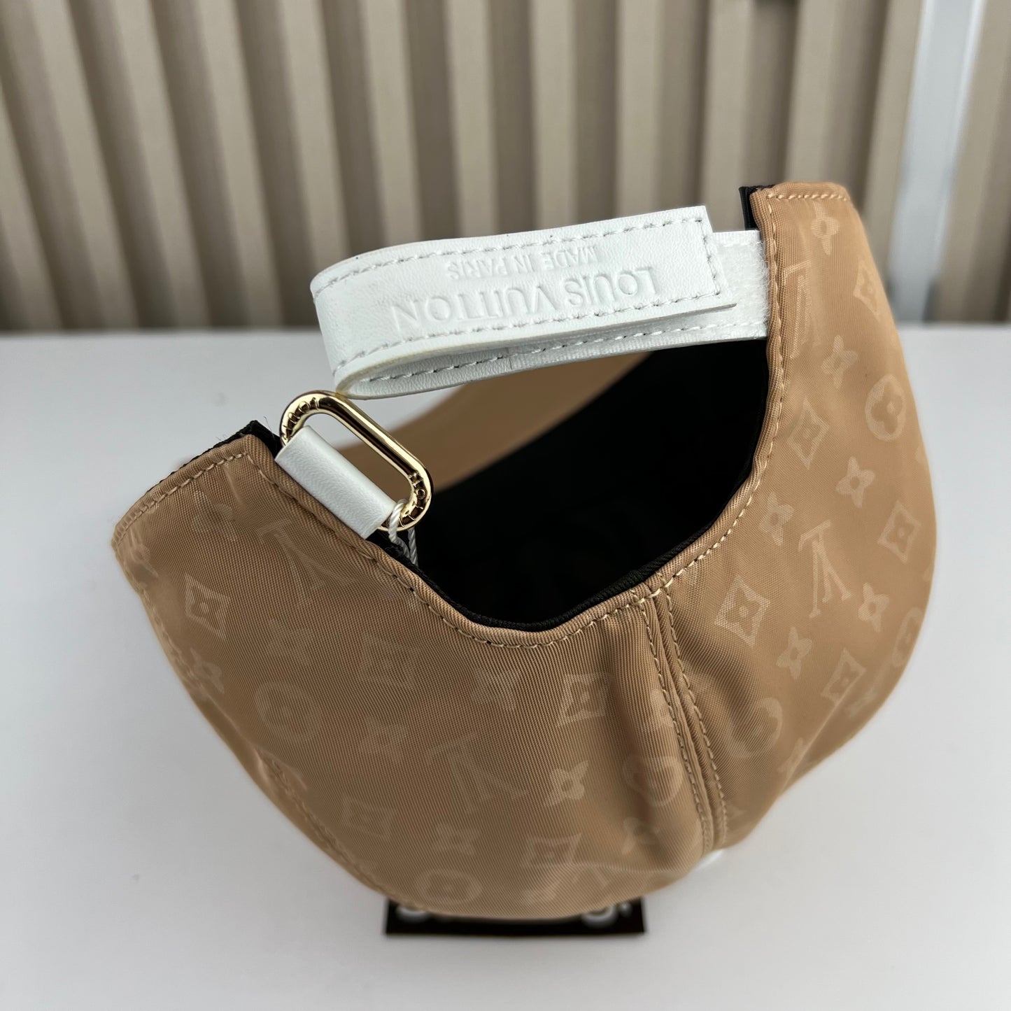 CASQUETTE LV MNG QUALITÉ SUPÉRIEURE L237