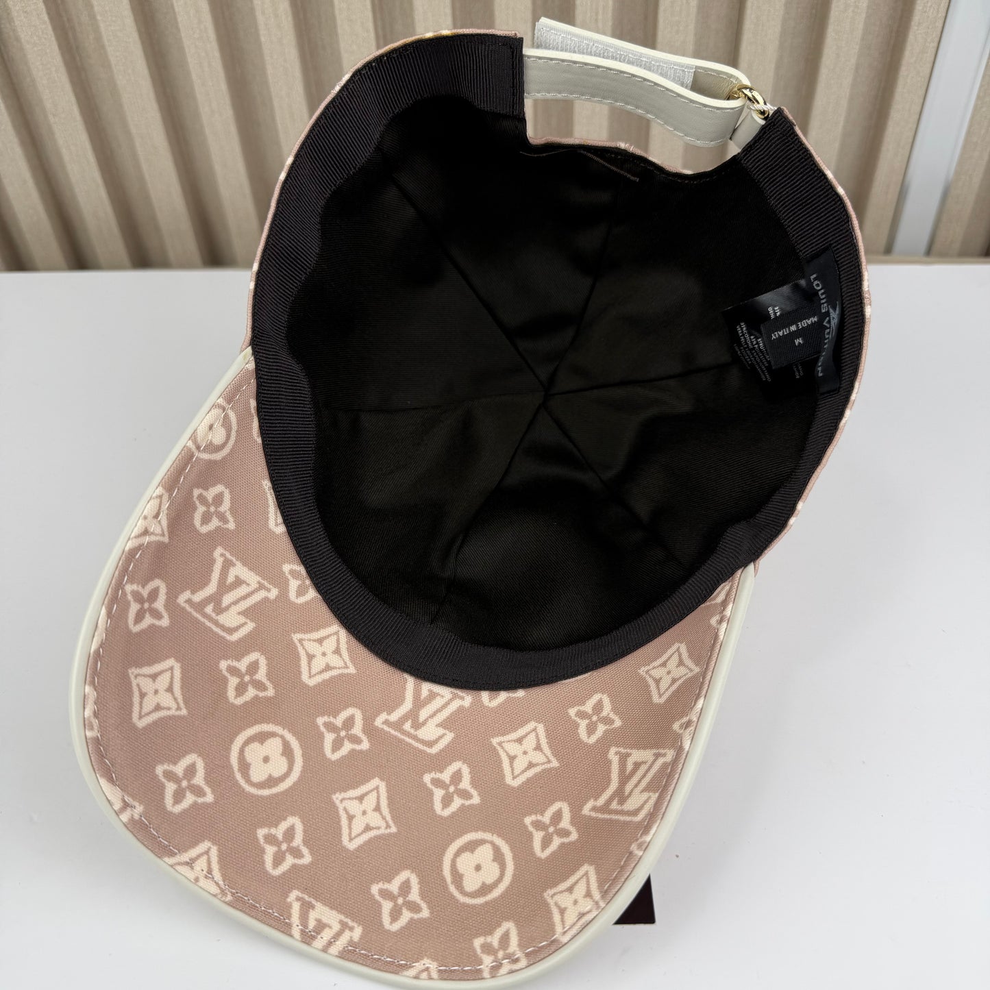CASQUETTE LV MNG QUALITÉ SUPÉRIEURE L223