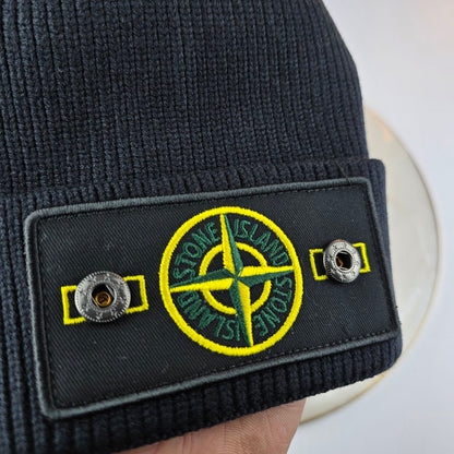 BONNET STONE ISLAND NOIR QUALITÉ SUPÉRIEURE S112