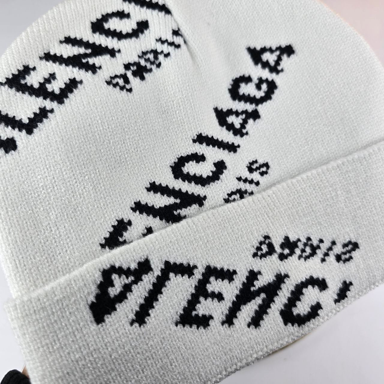 BONNET BALENCIAGA HAUTE QUALITÉ B208