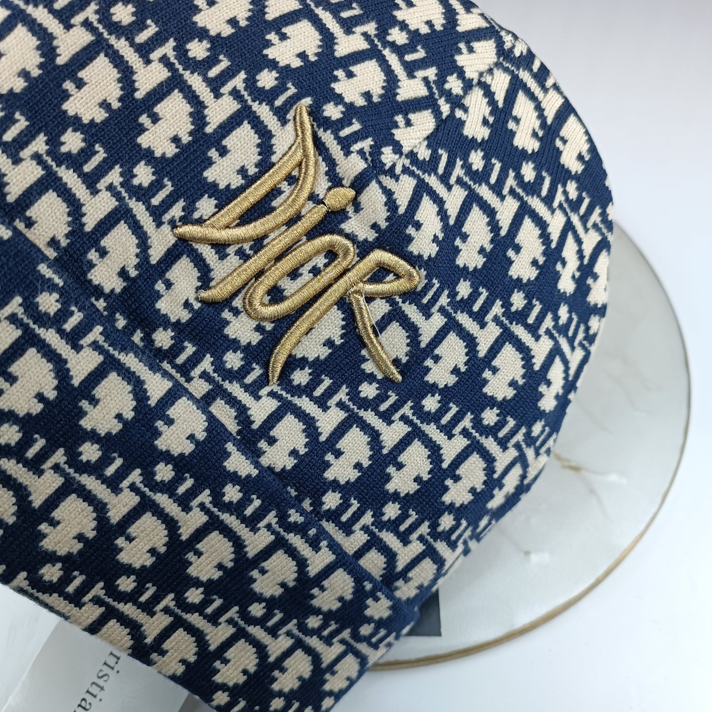 BONNET DIOR QUALITÉ SUPÉRIEURE D136