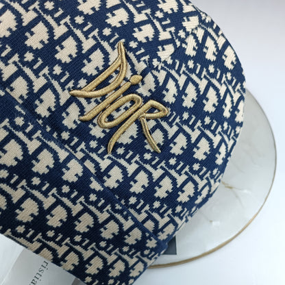 BONNET DIOR QUALITÉ SUPÉRIEURE D136